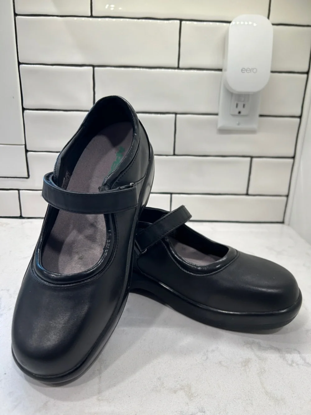 APEX WOMEN'S BIOMECHANICAL MARY JANE‎ 9.5 Wide